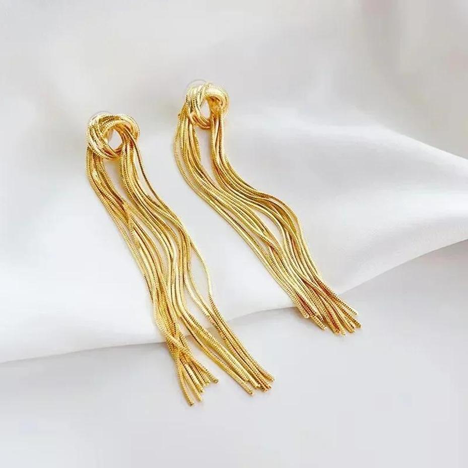 Women'S Fashion Magazine - Boucles d'oreilles à pampilles nouées élégantes