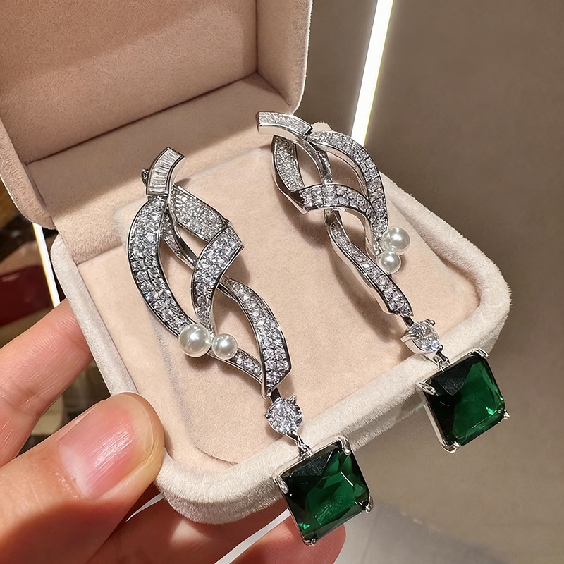 Women'S Fashion Magazine - Boucles d'oreilles carrées en émeraude de