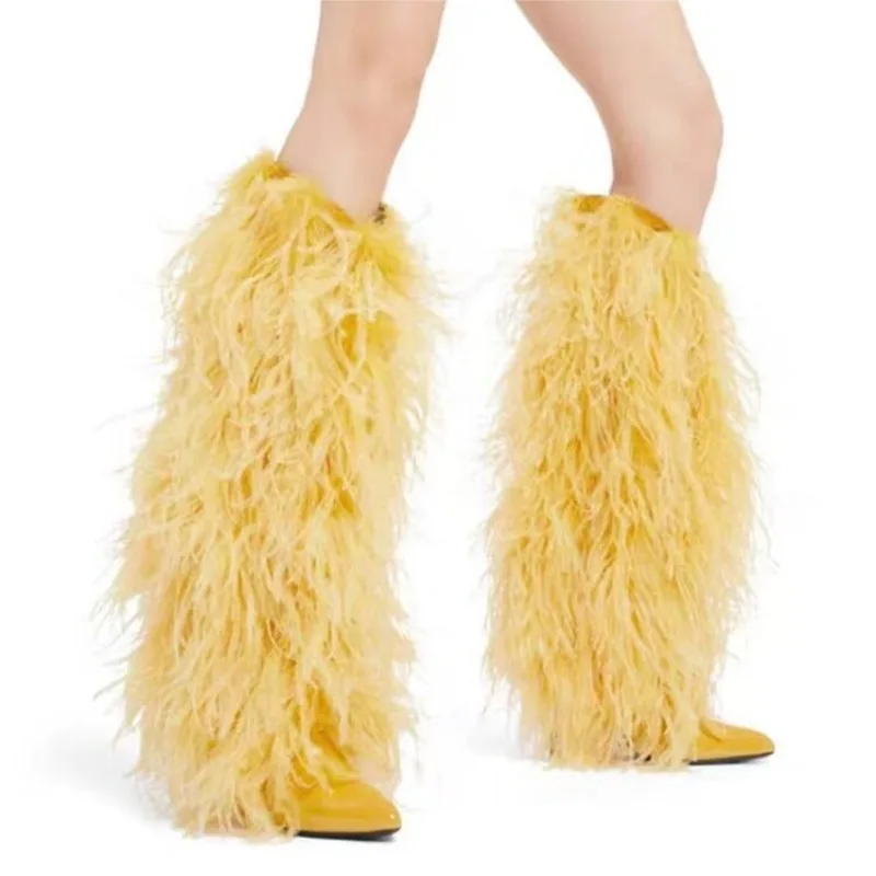 Women'S Fashion Magazine - Bottes hautes en peluche de couleur