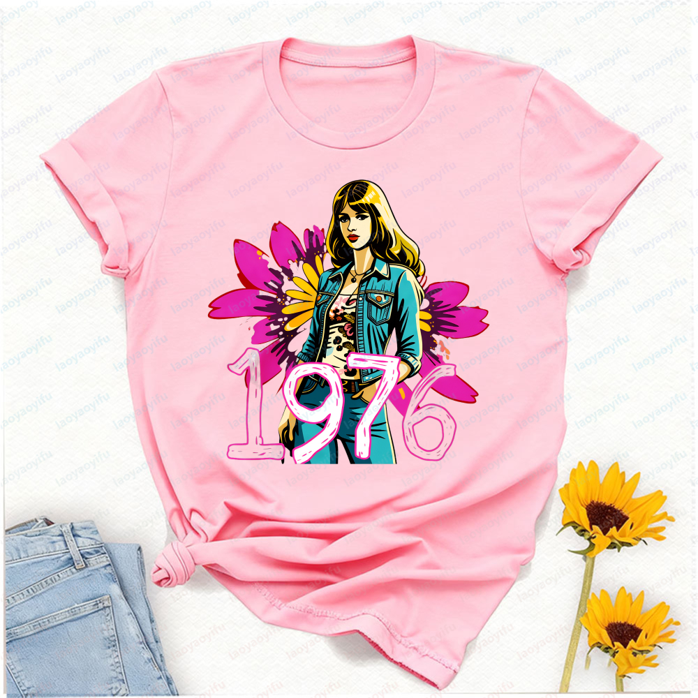 T-shirt rétro Groovy Girl 1976 - Women'S Fashion In The 70S avis et prix