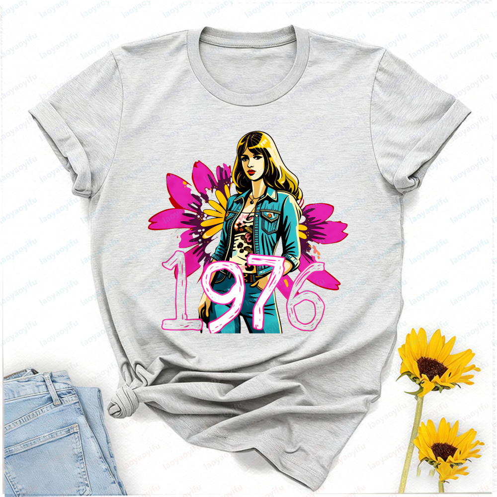 T-shirt rétro Groovy Girl 1976 - Women'S Fashion In The 70S avis et prix